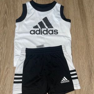 Selling my sons baby clothes Size: 3m